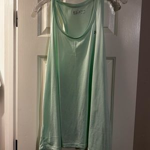 Under armour tank